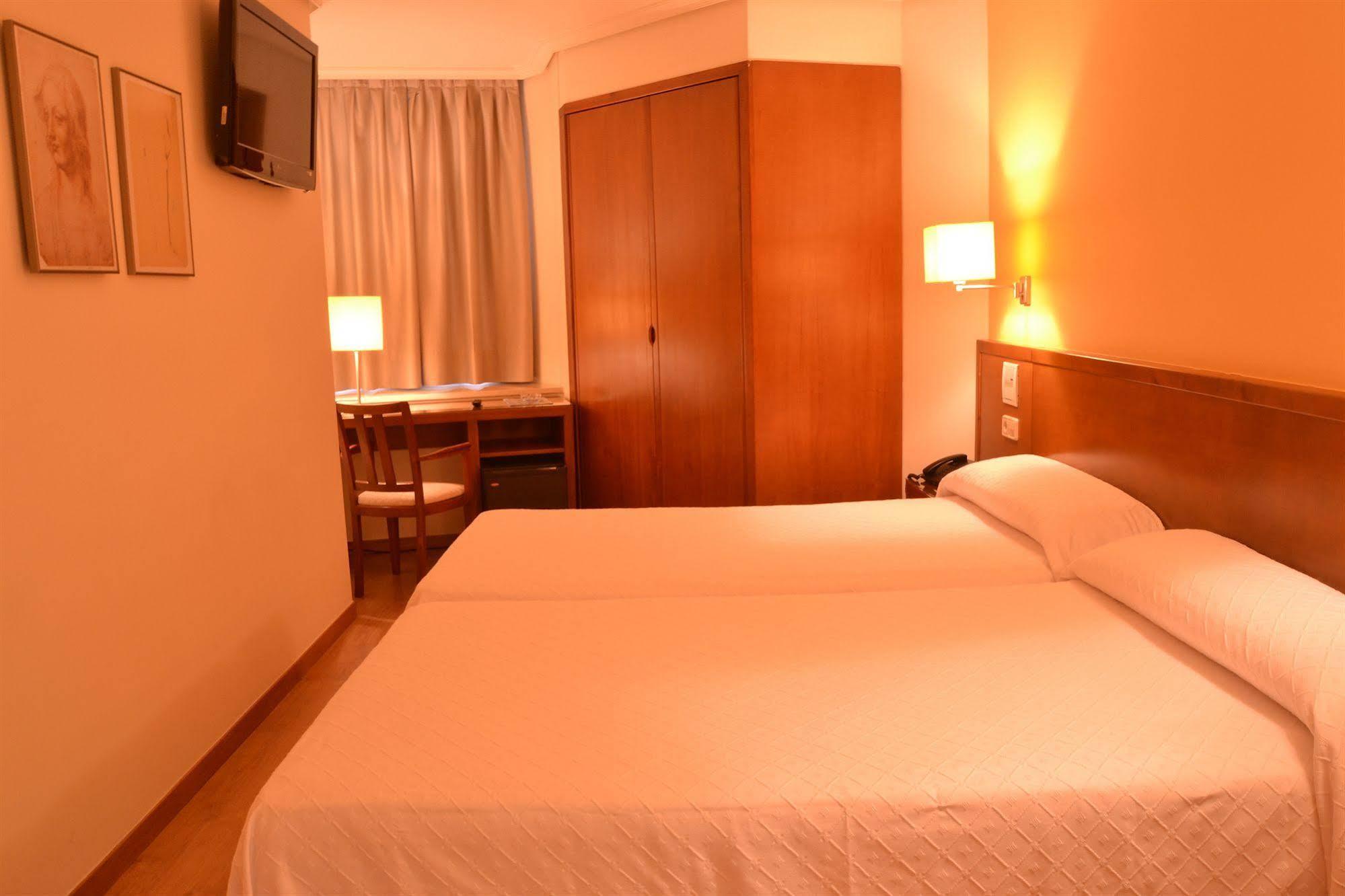 U Hotel Ogalia Vigo Exterior photo